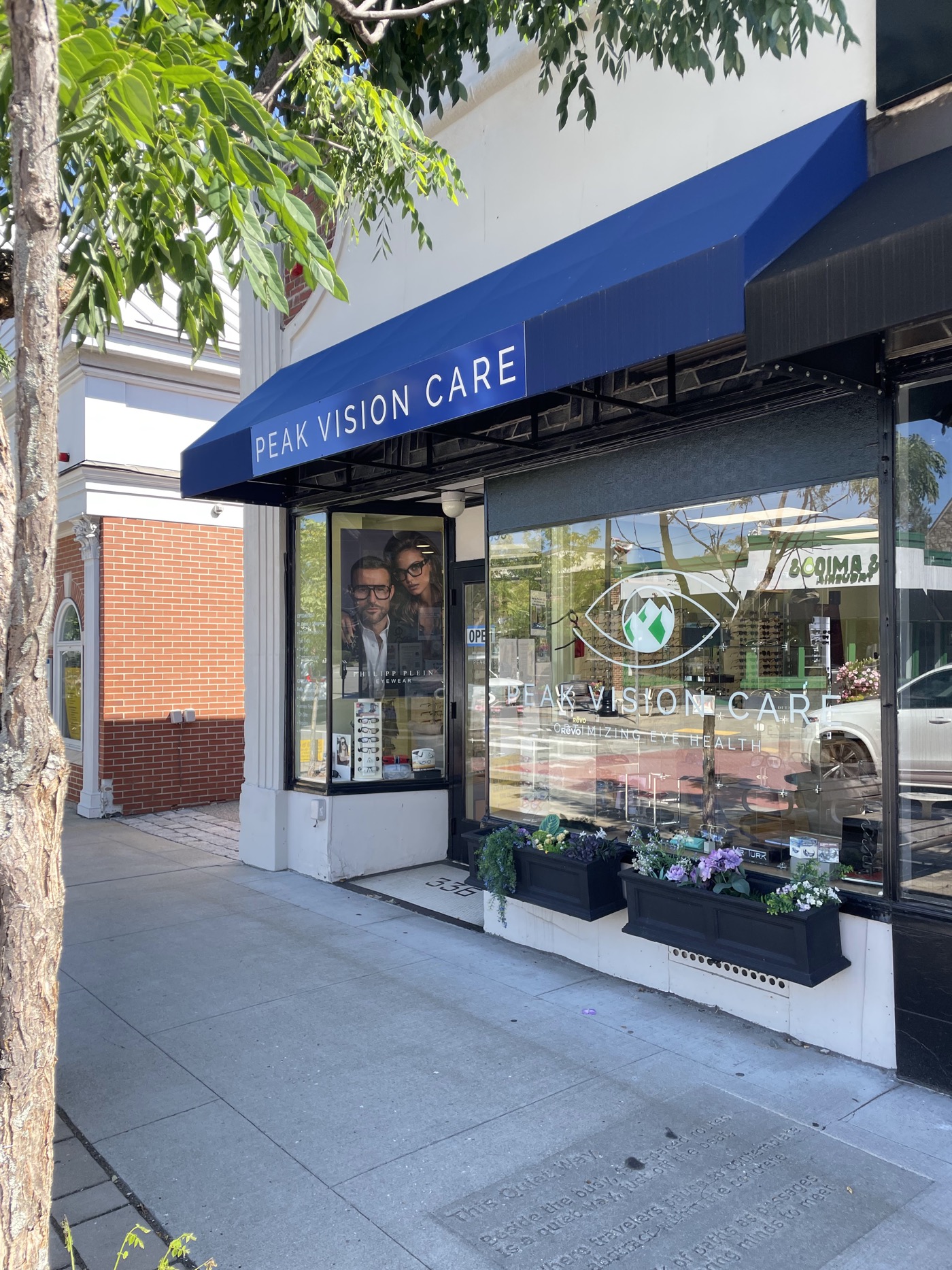 Optometrist in Newtonville, MA | PEAK VISION CARE